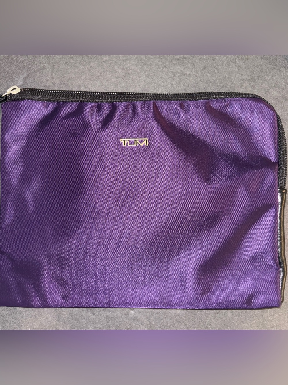 TUMI Delta One Amenity Pouch Personal Stuff Cosmetic Purple 8" x 6"